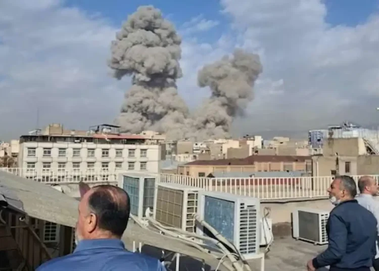 खून से दहला ईरान: गर्ल्स स्कूल पर एयरस्ट्राइक, 5 मासूम छात्राओं की मौत