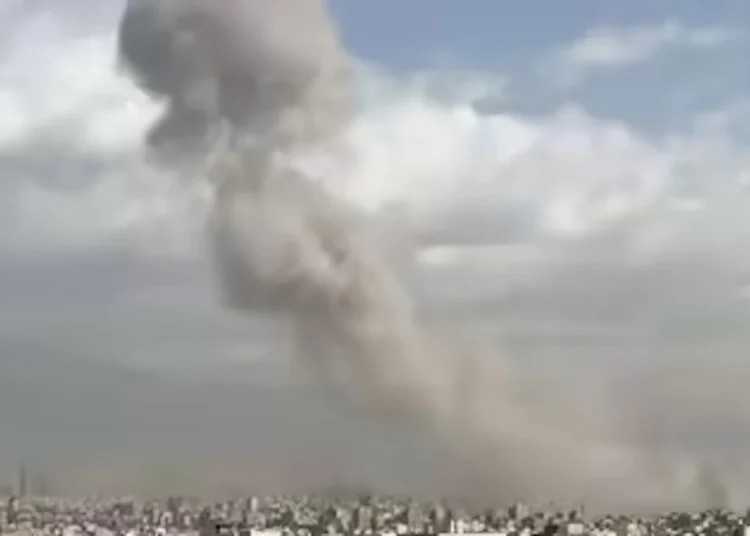 Breaking: मुसाफ्फा फ्यूल टैंक टर्मिनल में ड्रोन हमले से लगी आग